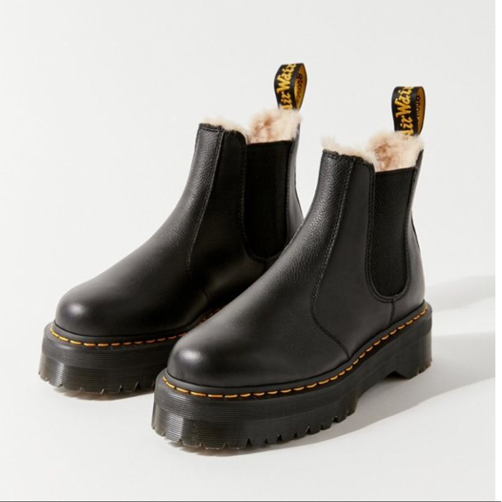 2976 fur lined platform Dr.Martens Chelsea boots
